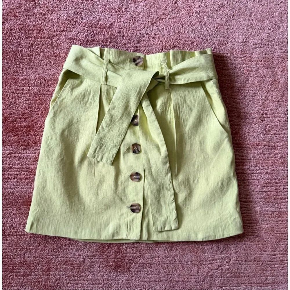 Lovers + Friends XS Lemon Linen Button Front Mini Skirt with Belt
